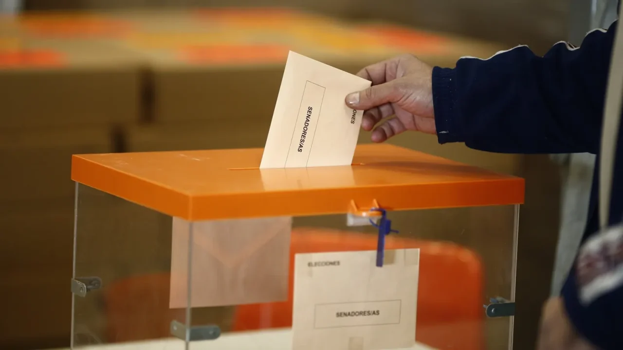 Vidal, experto en Derecho, sobre el pacto PP-Vox para el Senado: «Es muy arriesgado